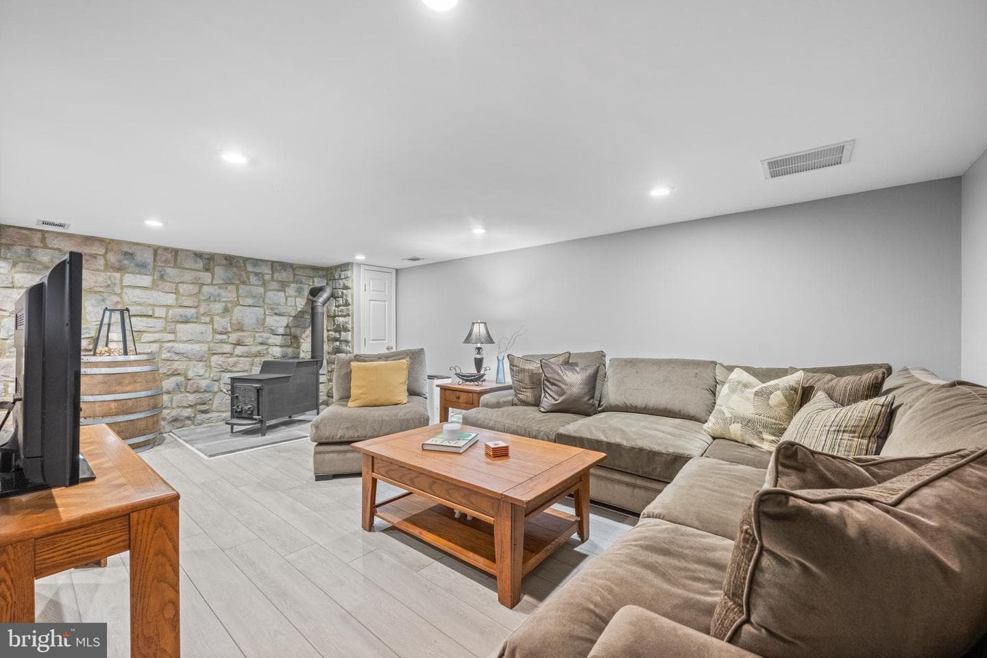 7 Richard Wilson Dr photo 38