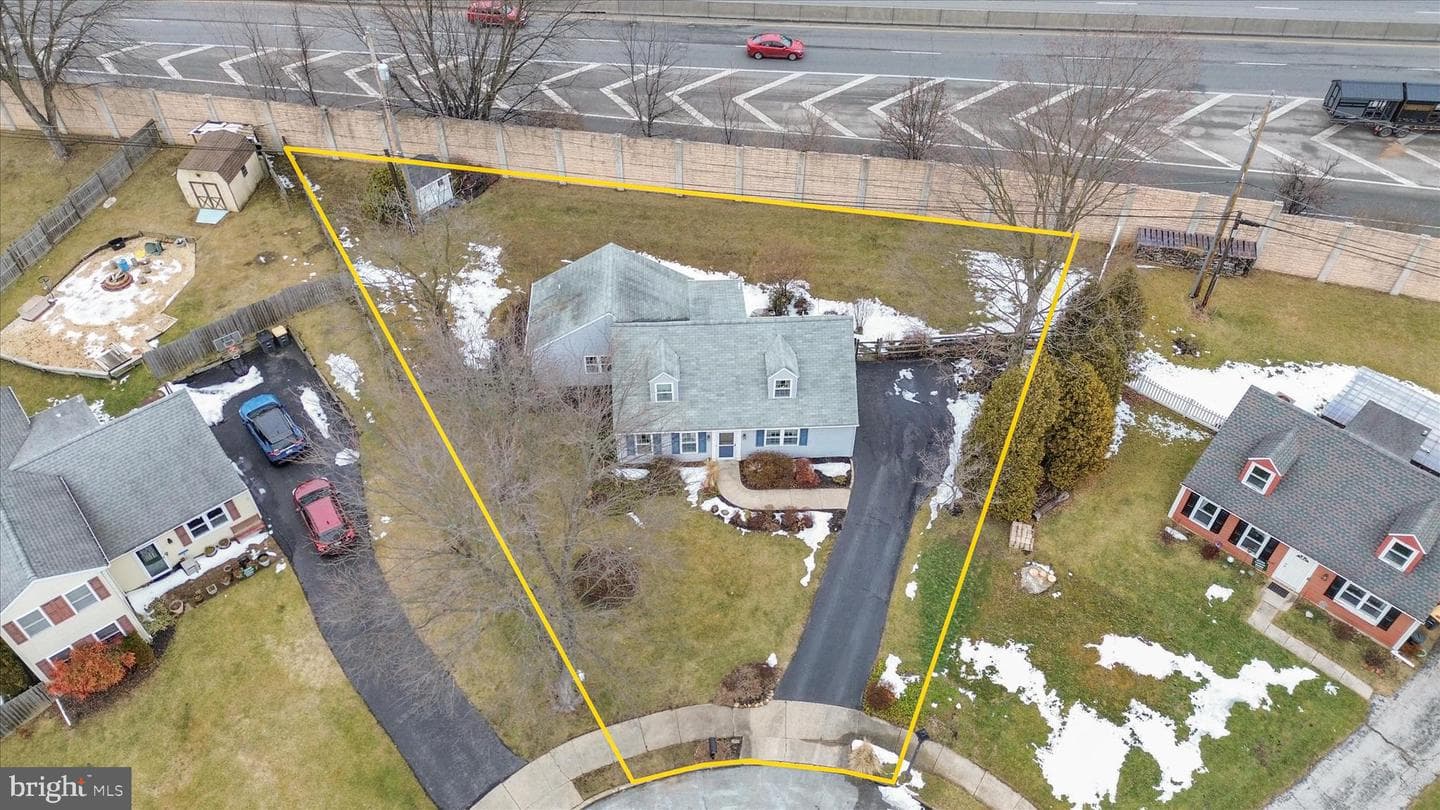 307 Kent Circle photo 31