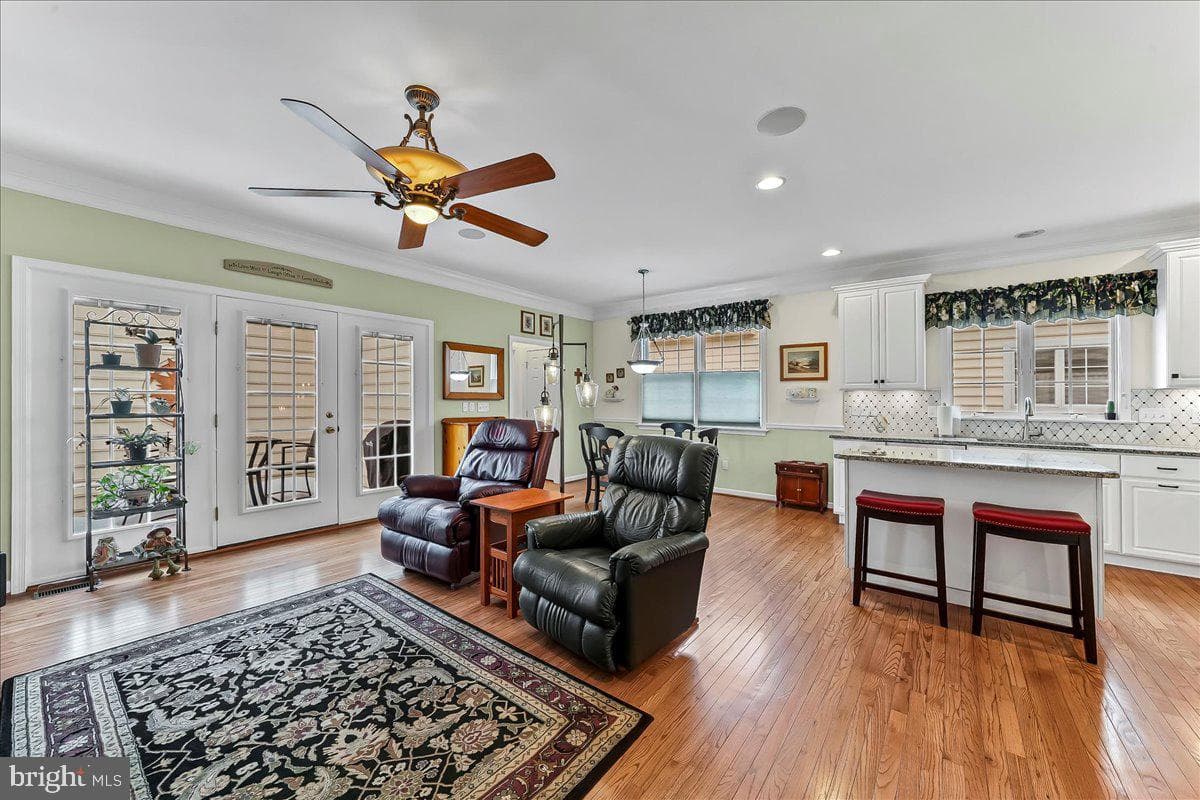 336 Carlisle Drive photo 22