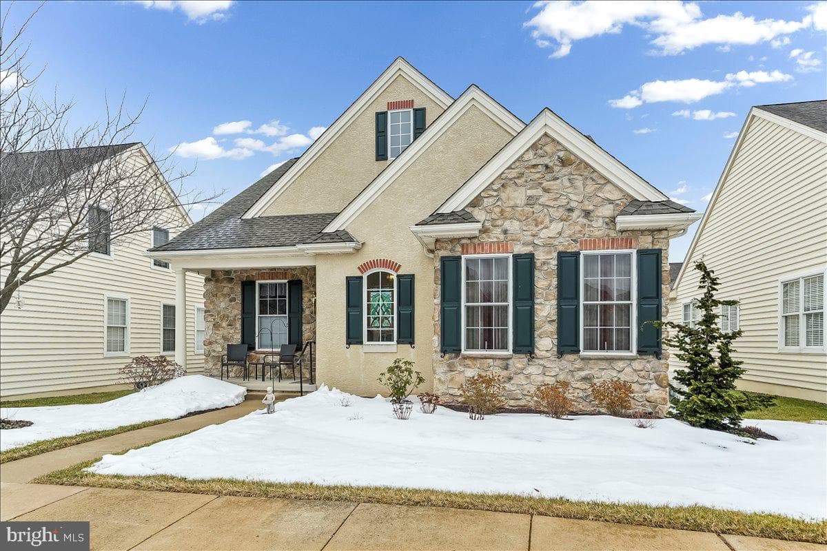 336 Carlisle Drive photo 3