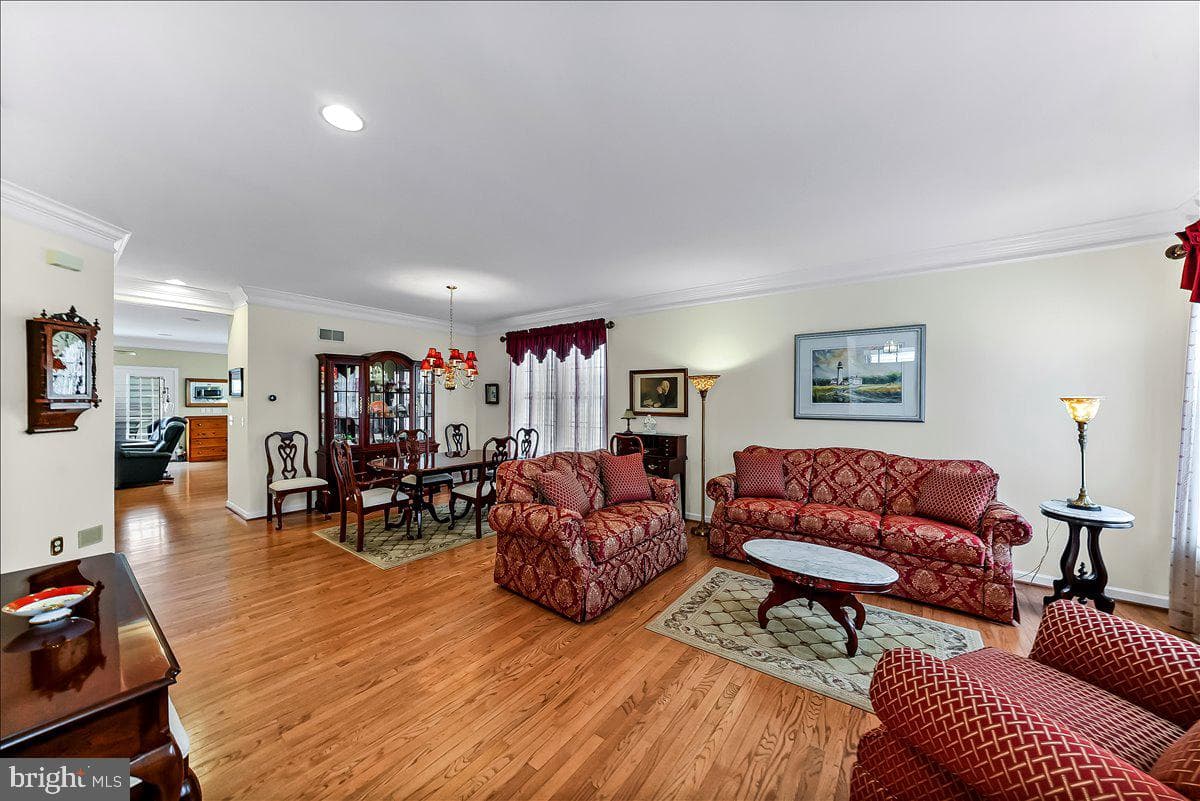 336 Carlisle Drive photo 7