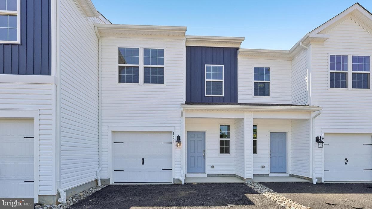 208 Derby Drive photo 3