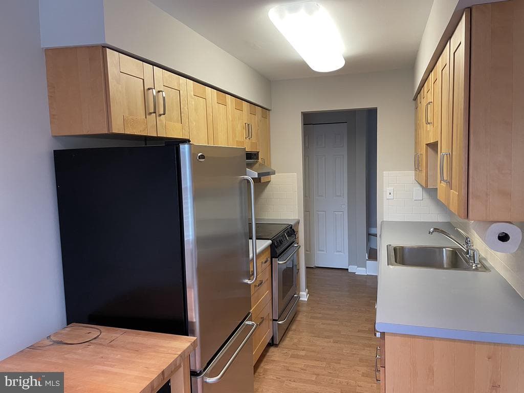 1430 Washington Place photo 11
