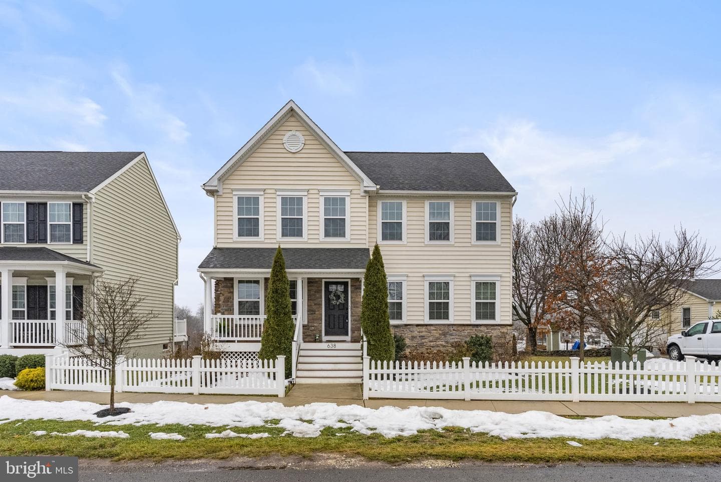 638 Bridge Street photo 2