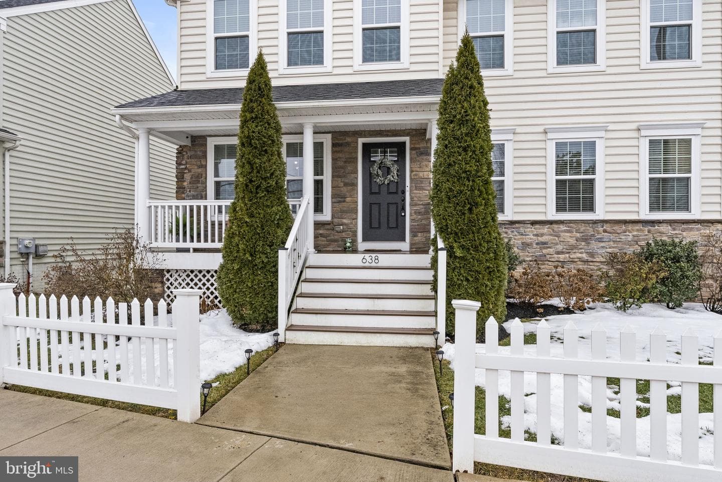 638 Bridge Street photo 4