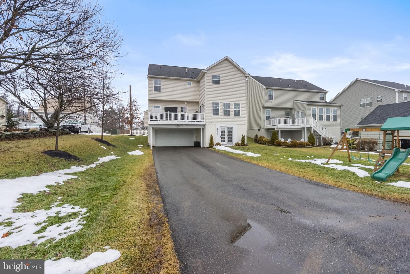 638 Bridge Street photo 51