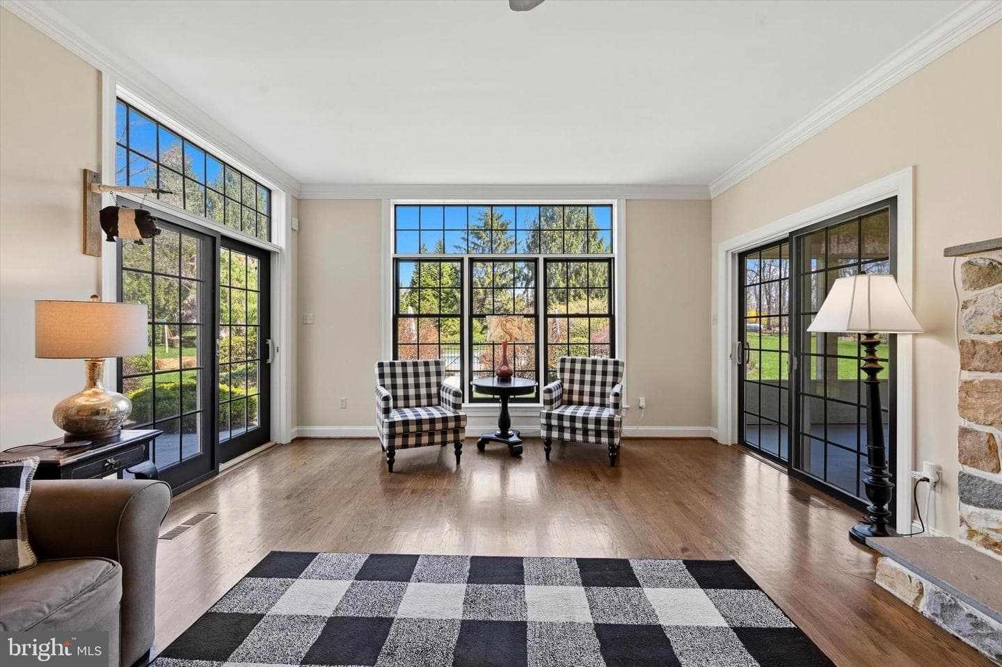 50 Howson Lane photo 13
