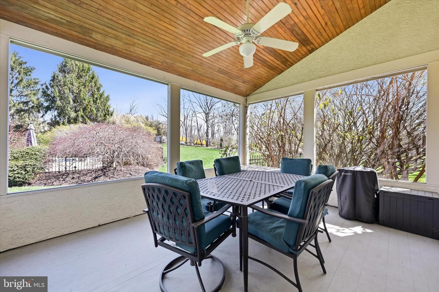 50 Howson Lane photo 16