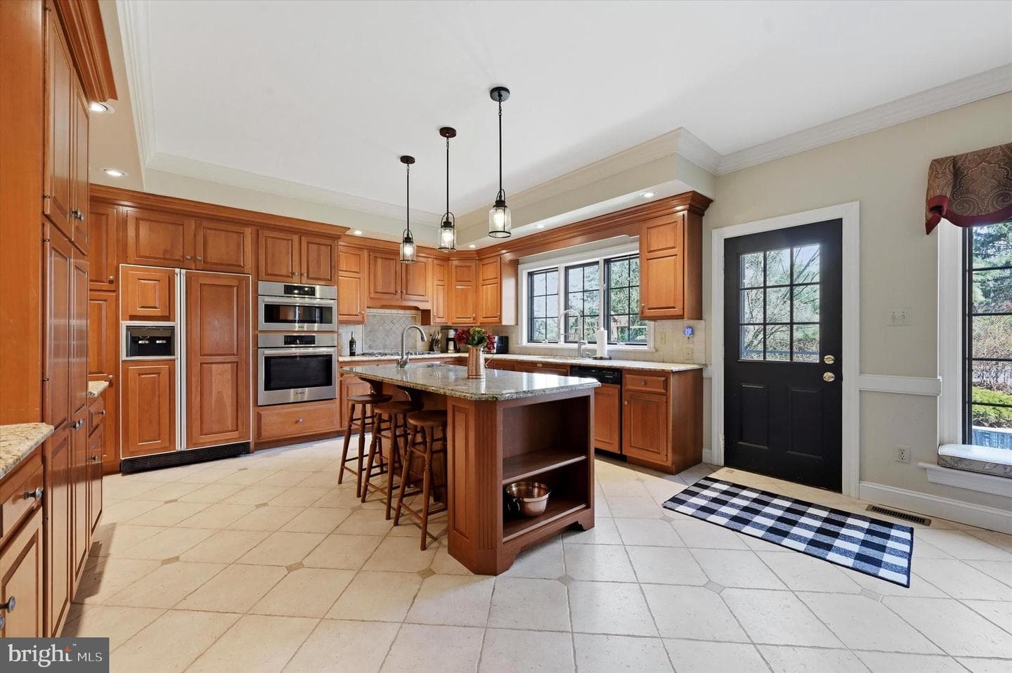 50 Howson Lane photo 21