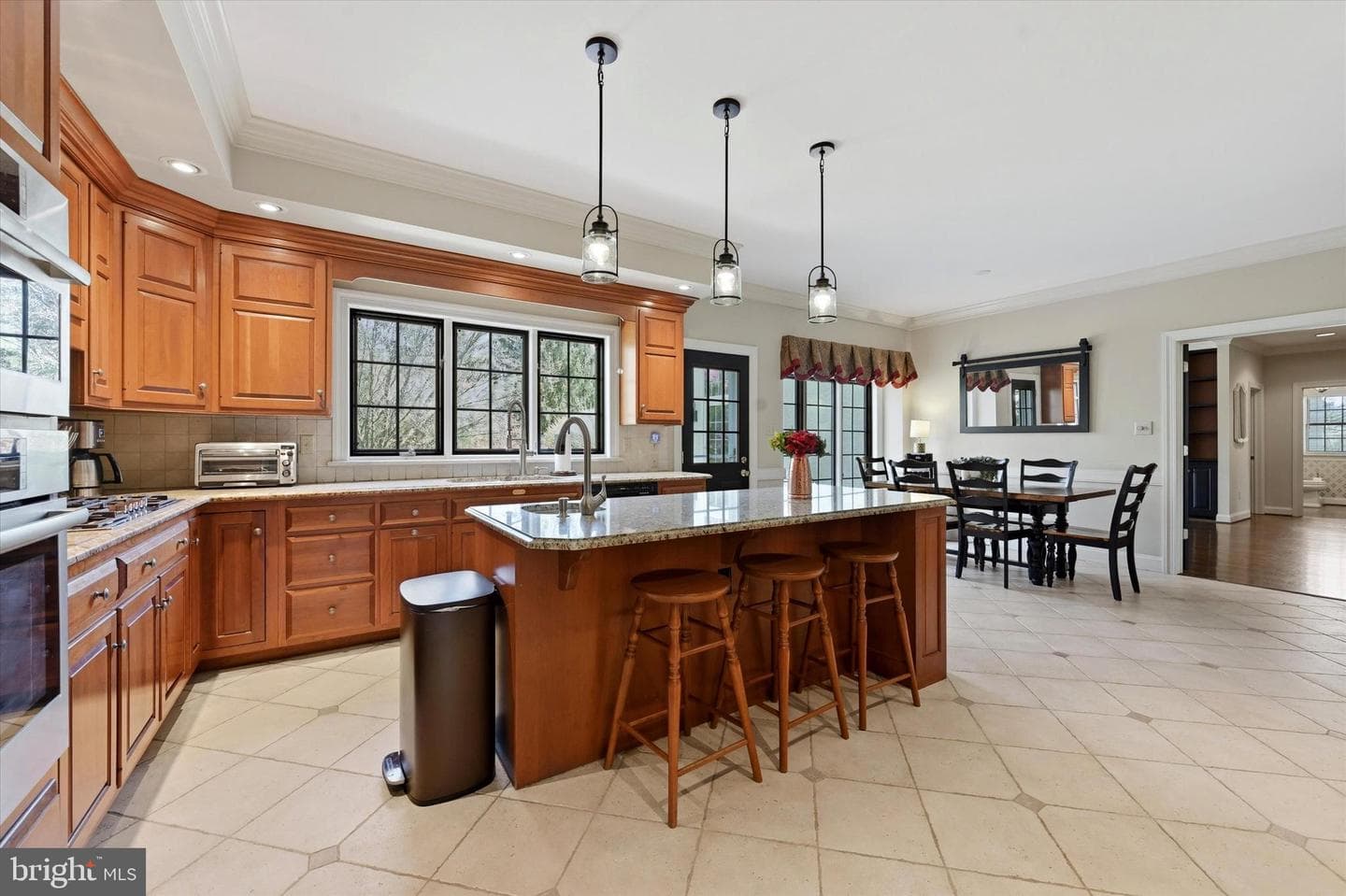 50 Howson Lane photo 25