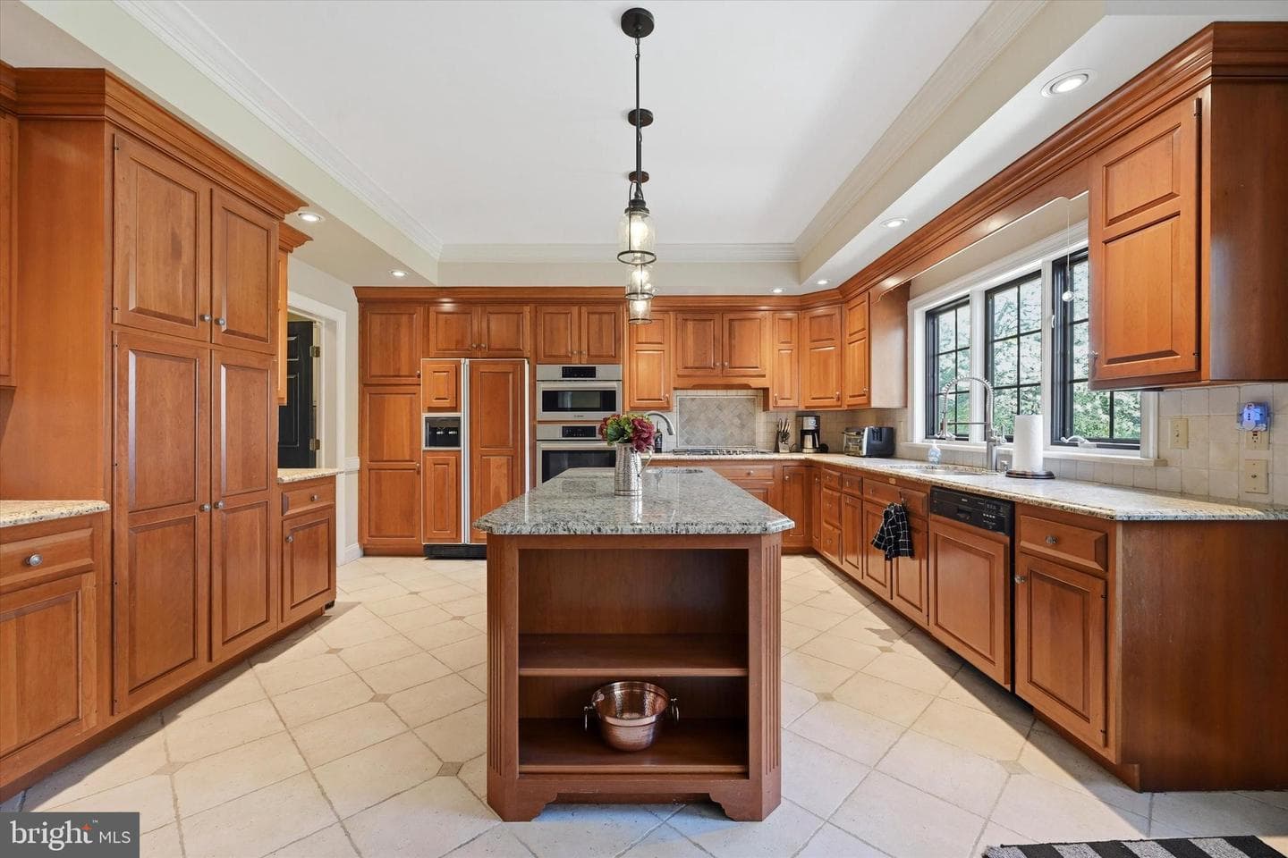 50 Howson Lane photo 27