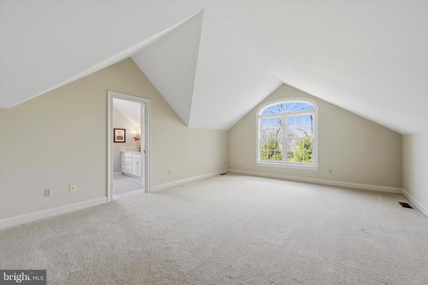 50 Howson Lane photo 52
