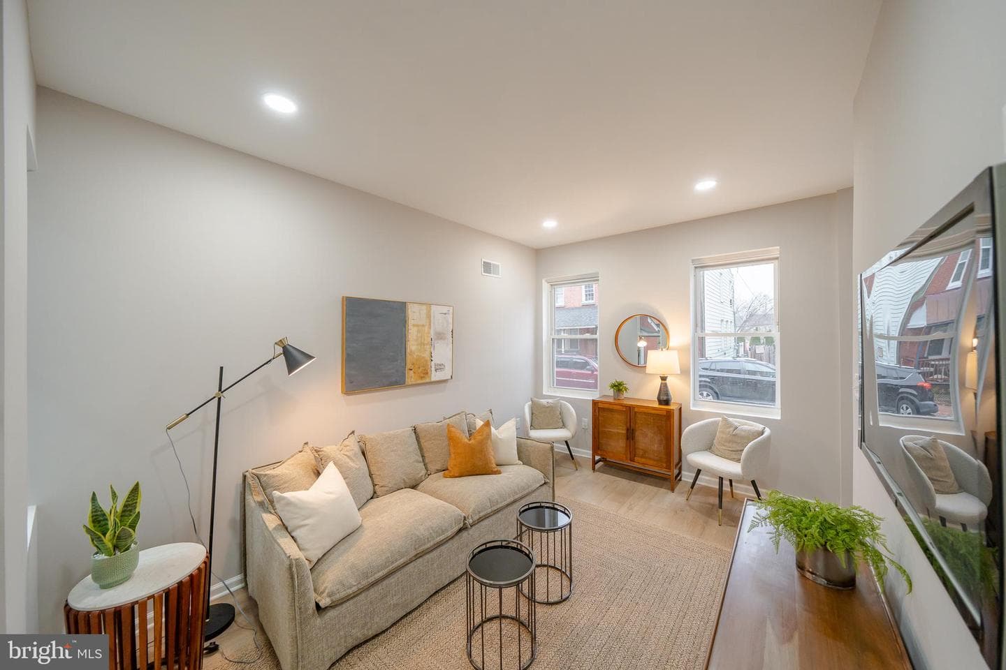 327 N Darlington Street photo 12