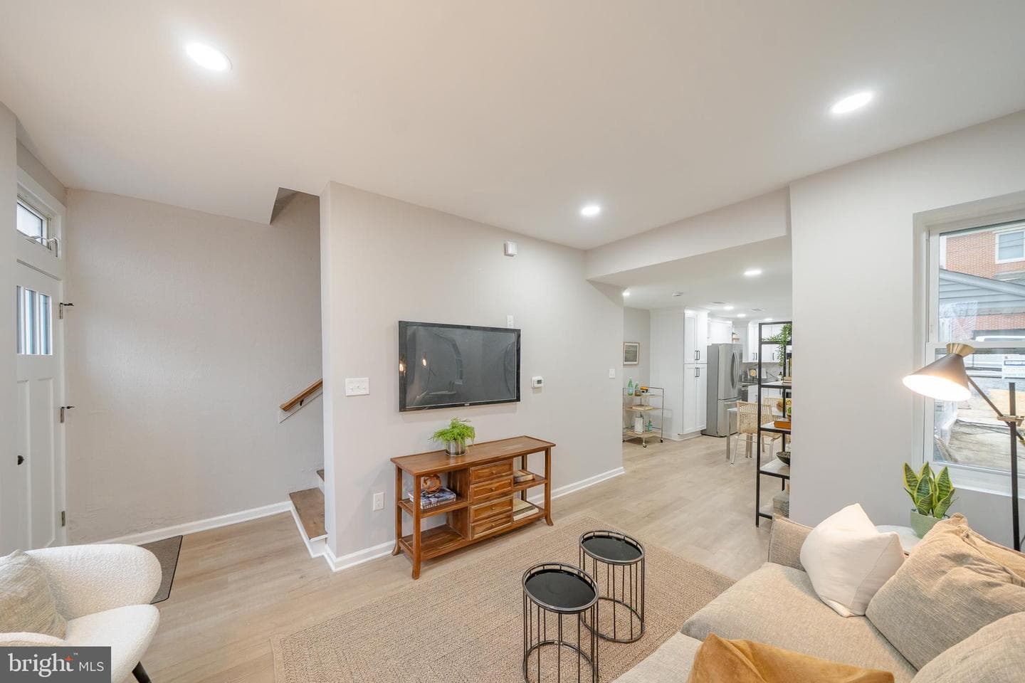 327 N Darlington Street photo 16