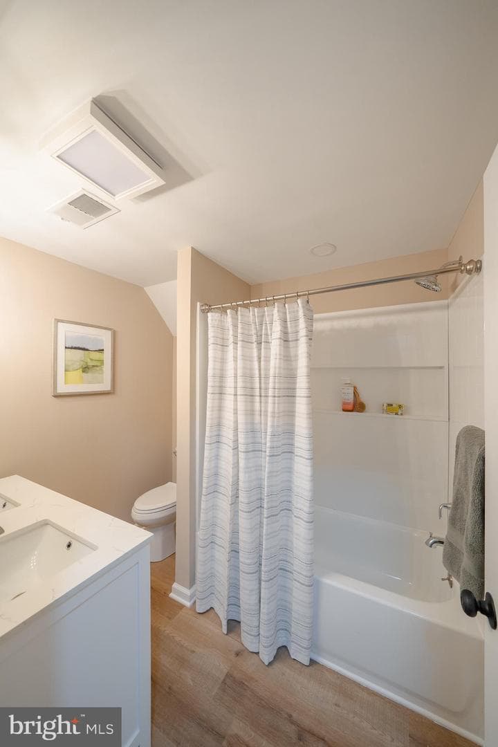 327 N Darlington Street photo 32