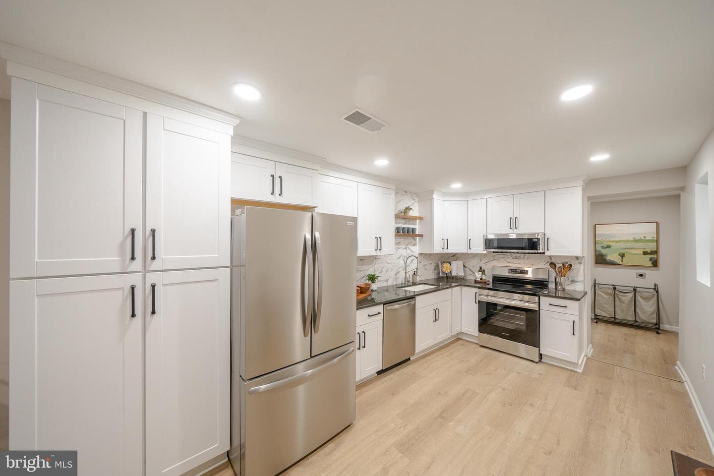 327 N Darlington Street photo 4