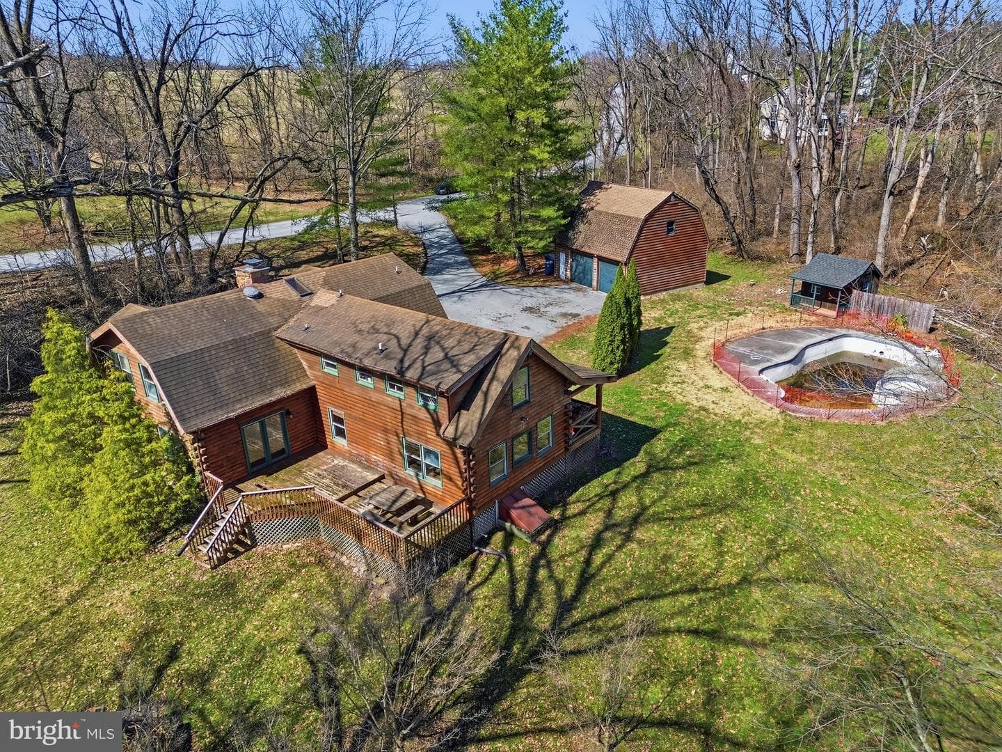 24 Grist Mill Lane photo 5