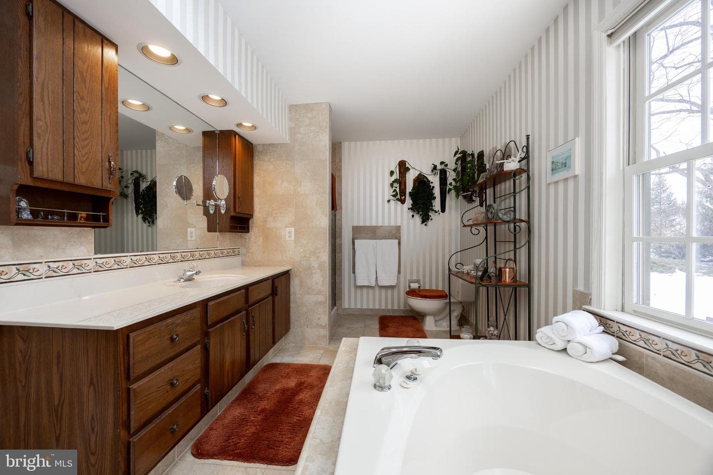 21 Lexington Manor photo 51