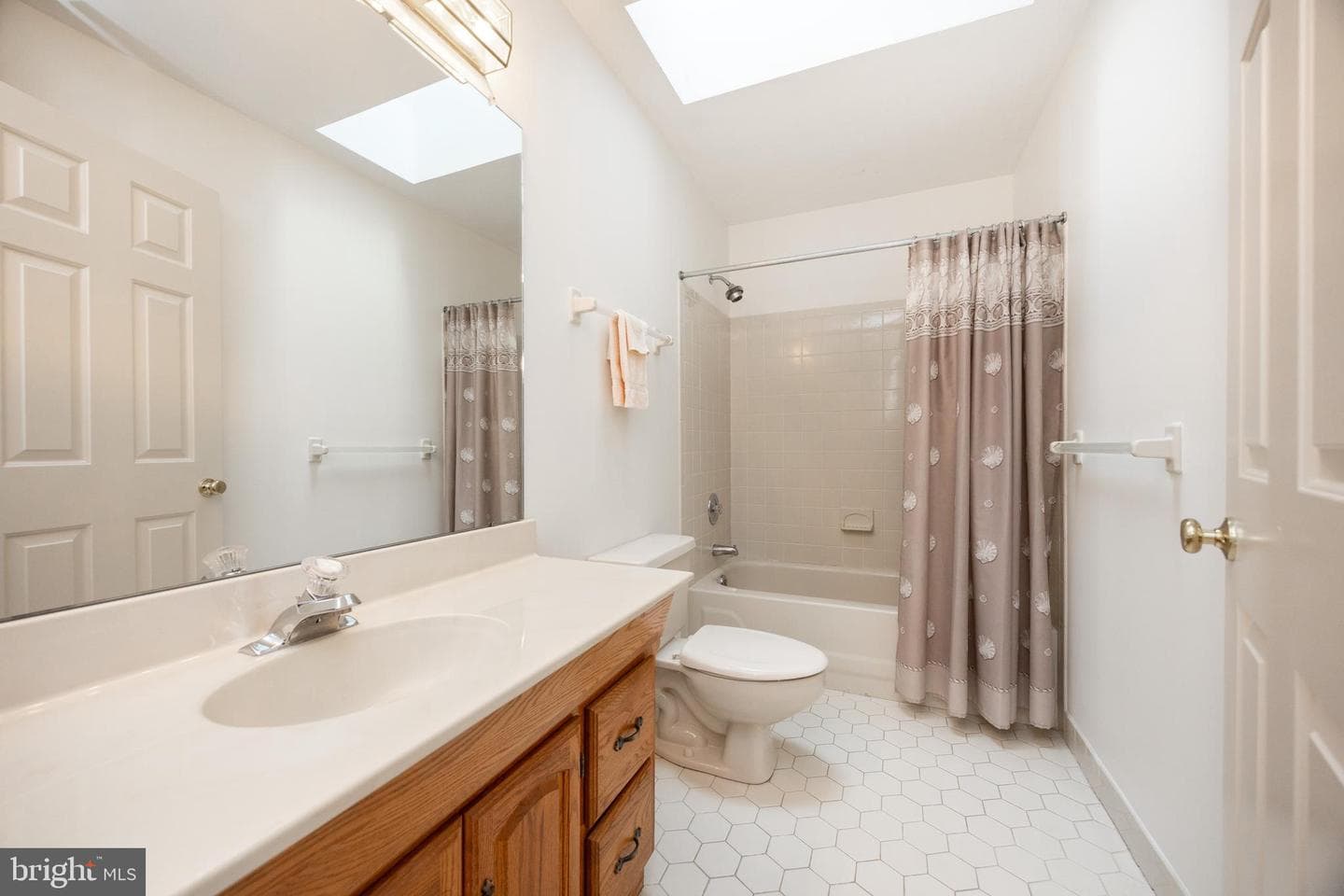 21 Lexington Manor photo 53