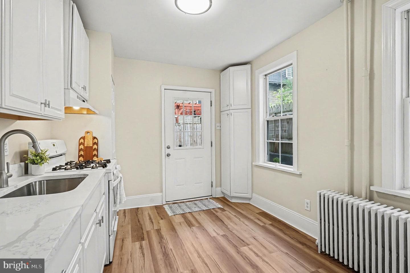 344 Grover Street photo 13