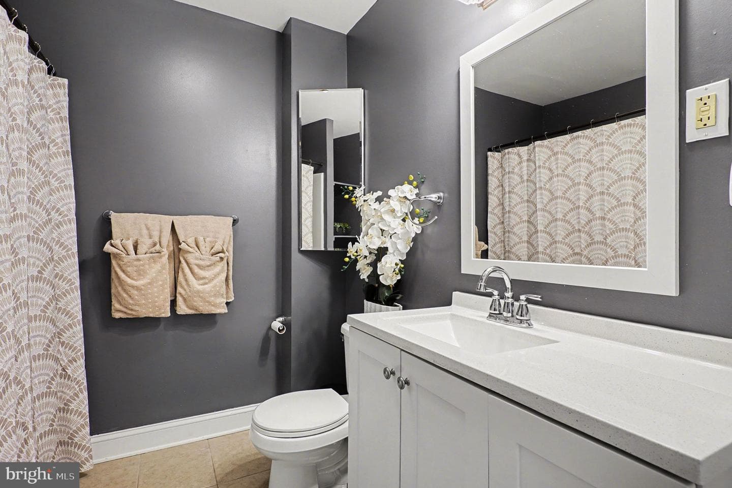 344 Grover Street photo 19