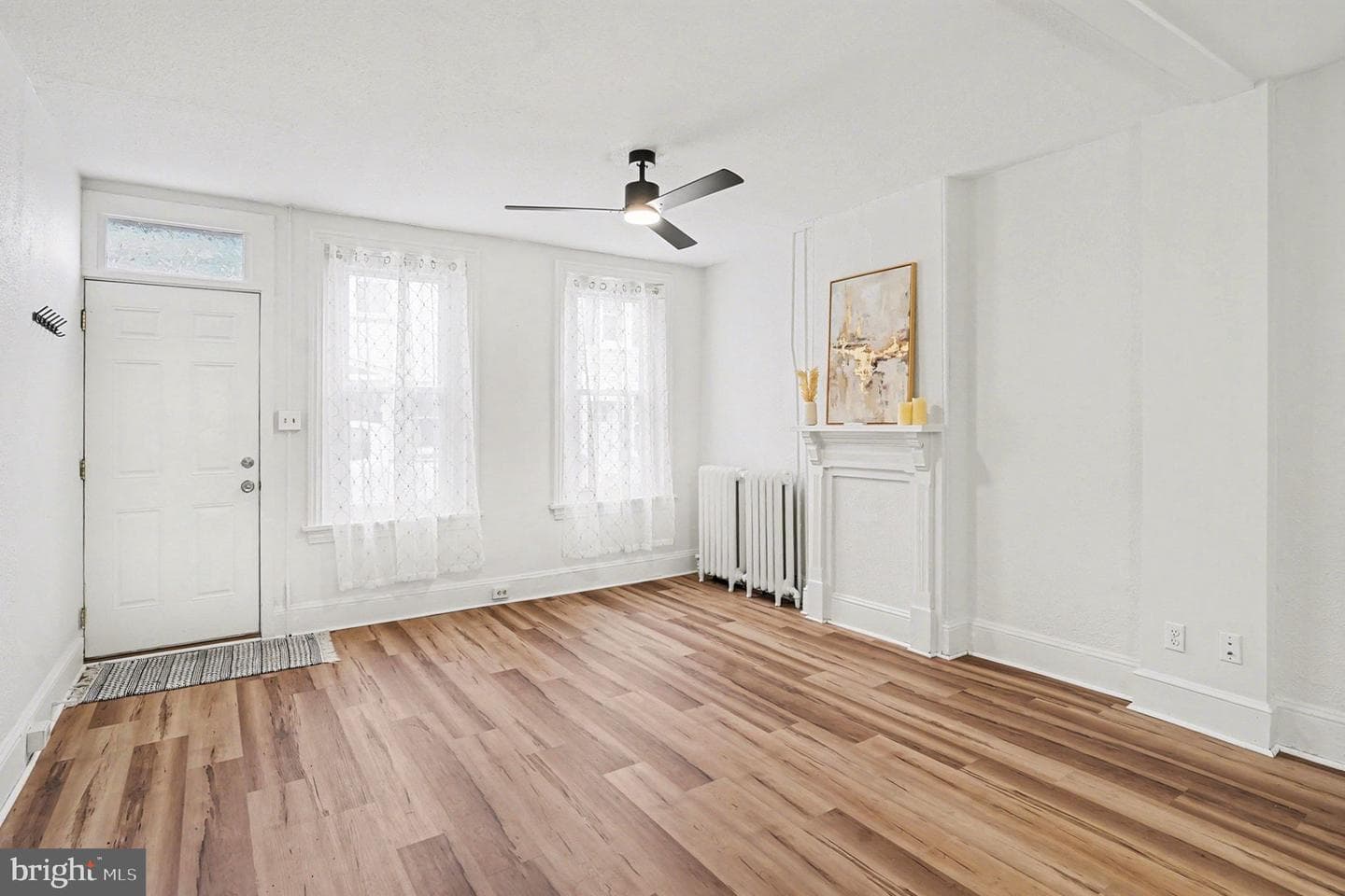 344 Grover Street photo 5