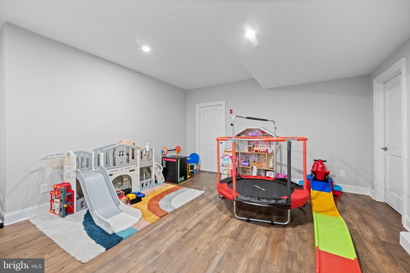 814 Newtown Road photo 33