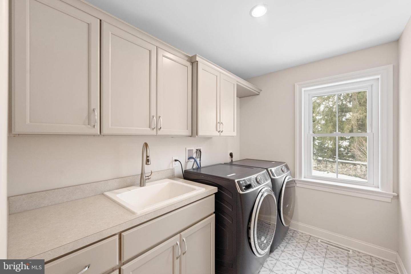 814 Newtown Road photo 36