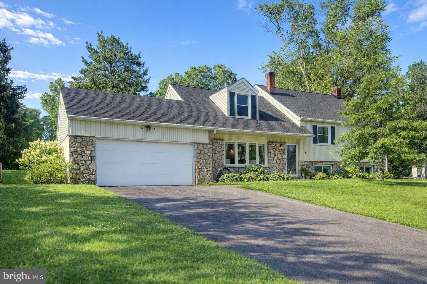 41 S Spring Lane