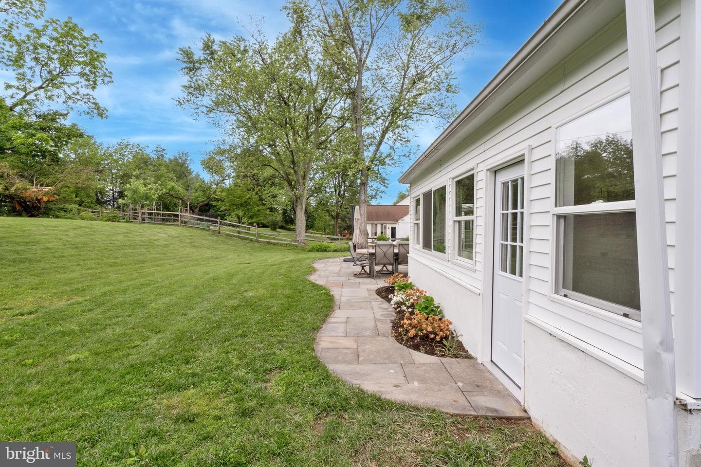 41 S Spring Lane photo 32