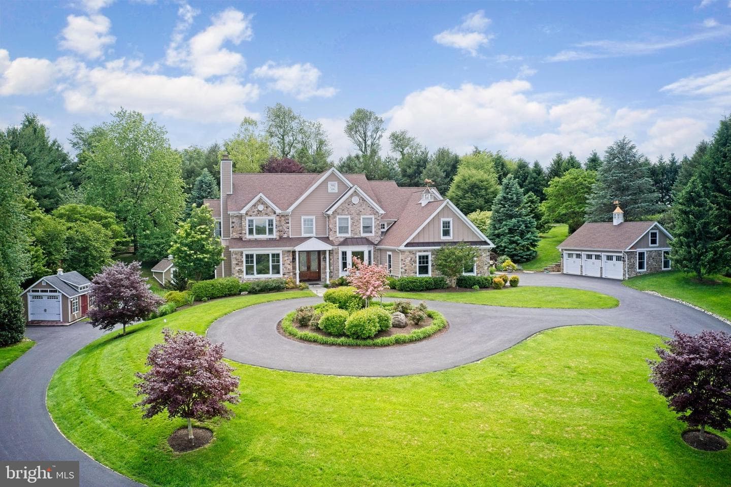 39 Wyndemere Lake Drive