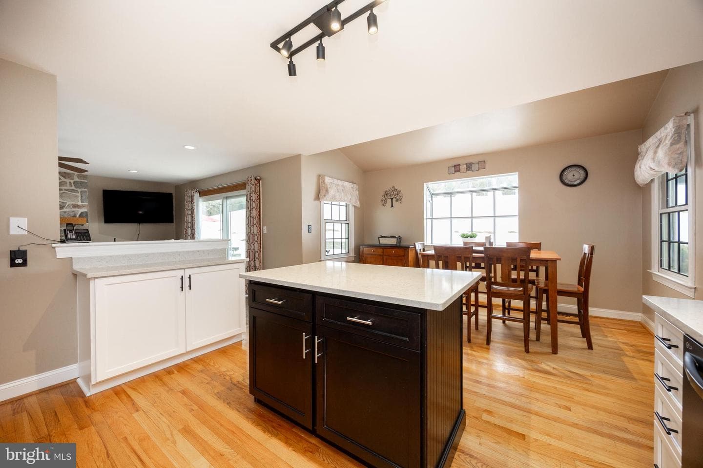 35 Oakwood Lane photo 7