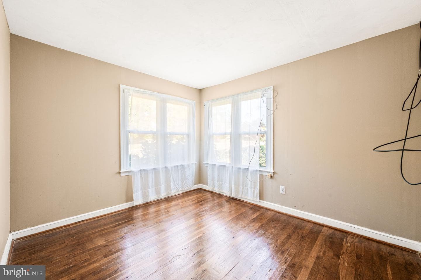 10 W Summit Avenue photo 14