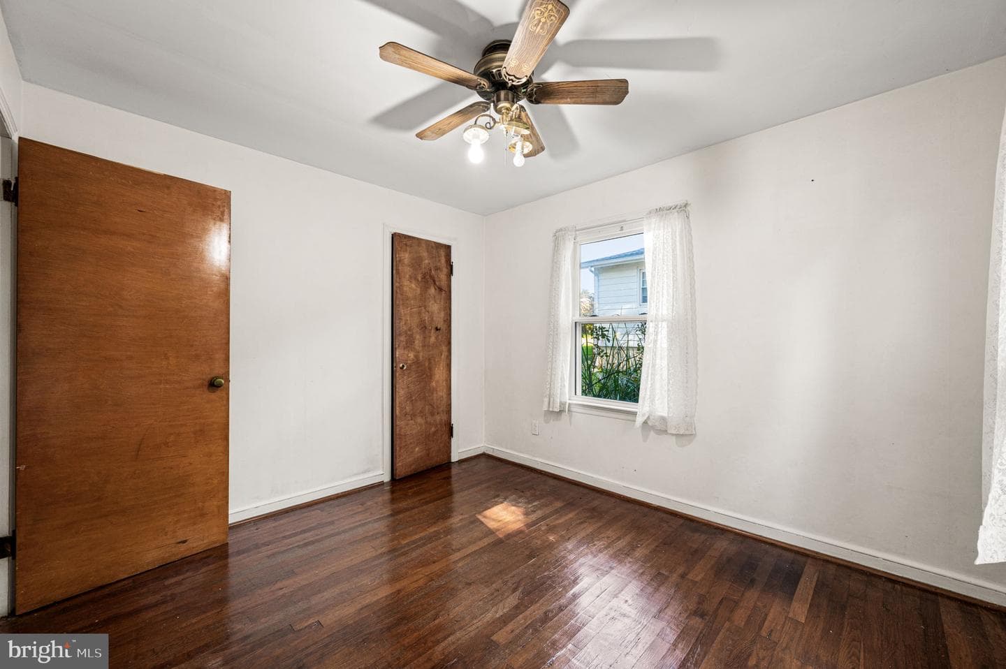 10 W Summit Avenue photo 37