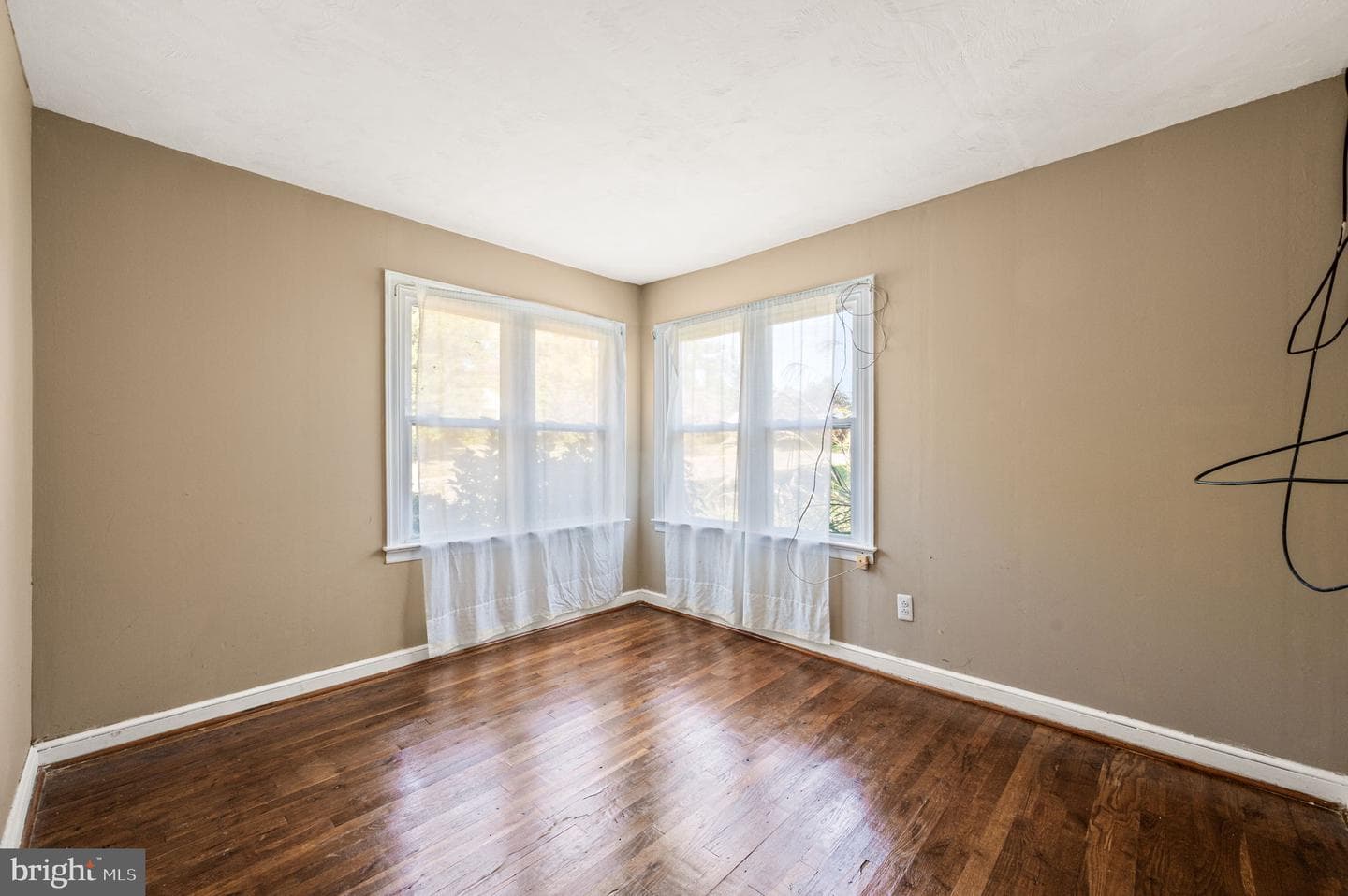 10 W Summit Avenue photo 38
