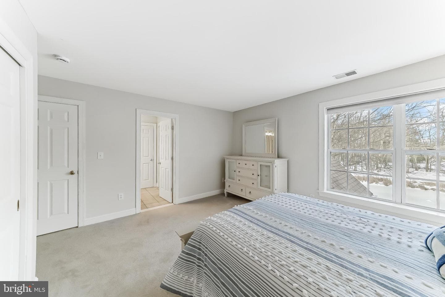 629 S Warren Avenue photo 32