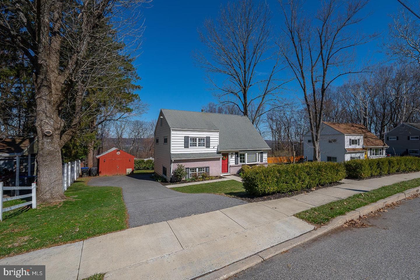 36 Sunset Drive photo 2