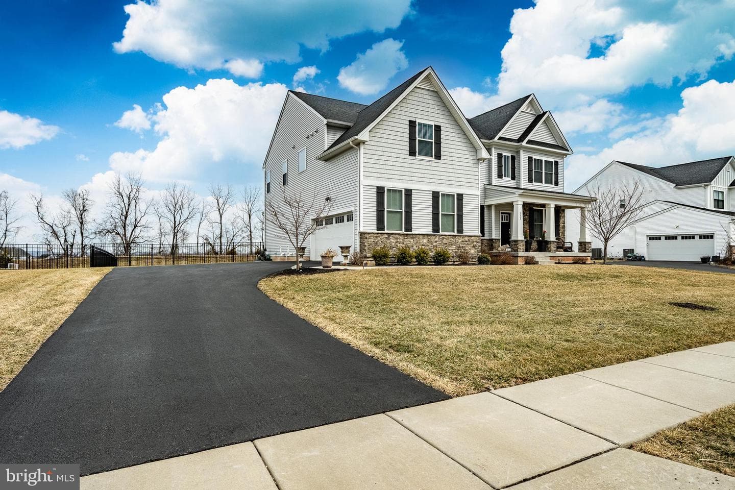 132 Violet Way photo 3
