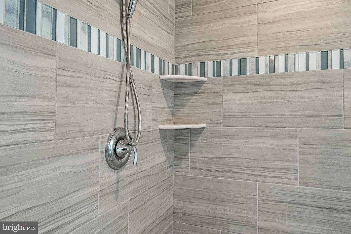 132 Violet Way photo 37