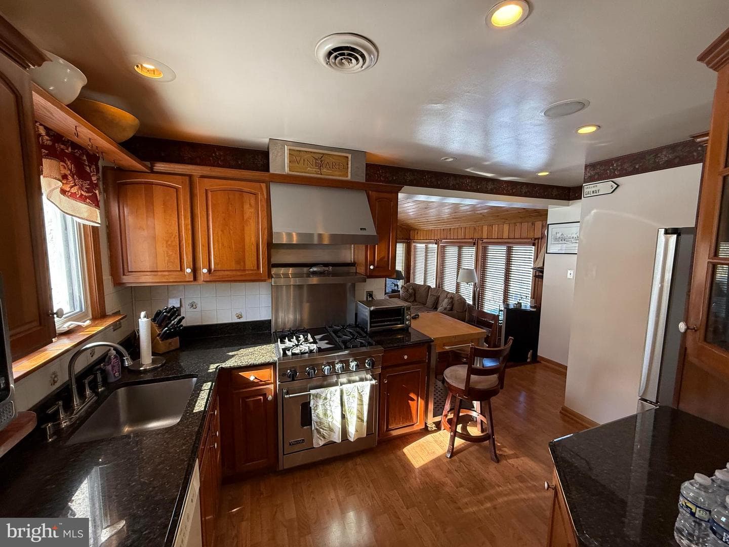 200 E Hilltop Road photo 8
