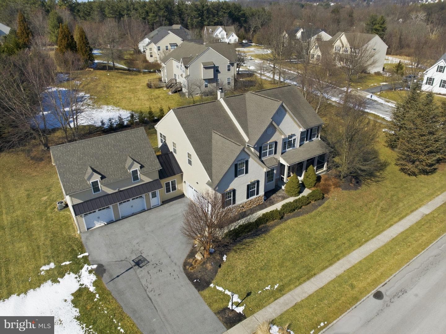 1319 Jamestown Drive photo 3