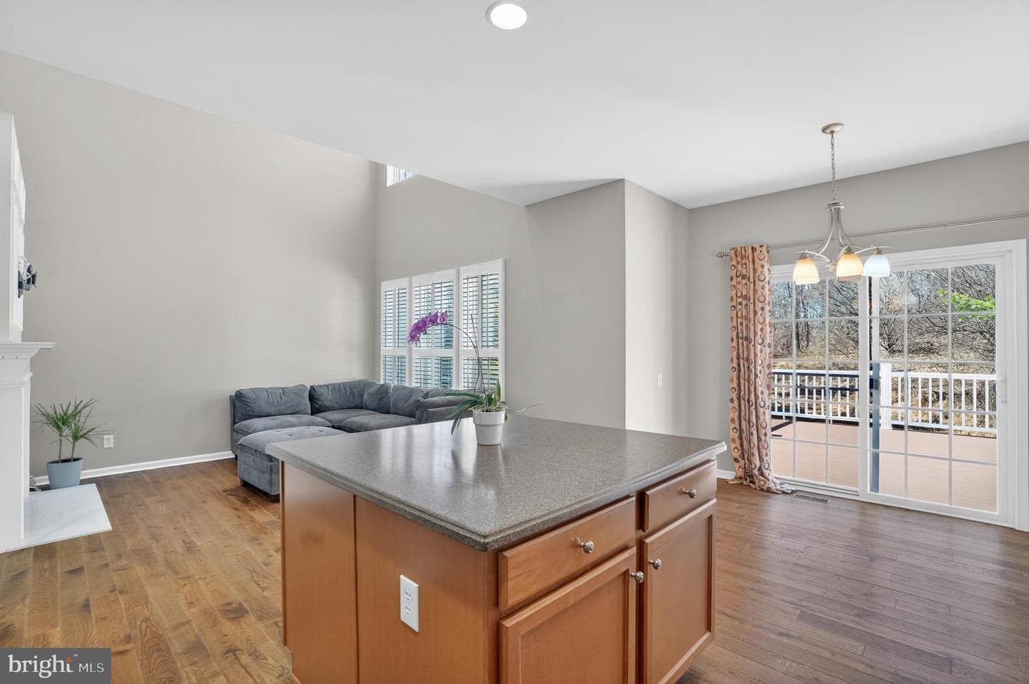 694 Churchill Road photo 26