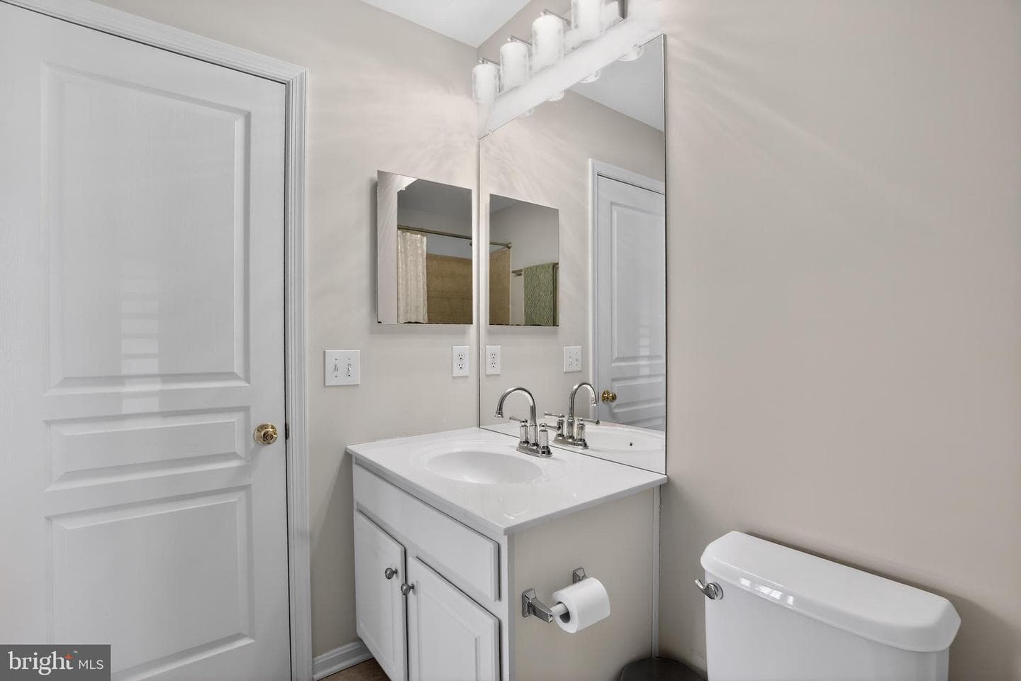 694 Churchill Road photo 41