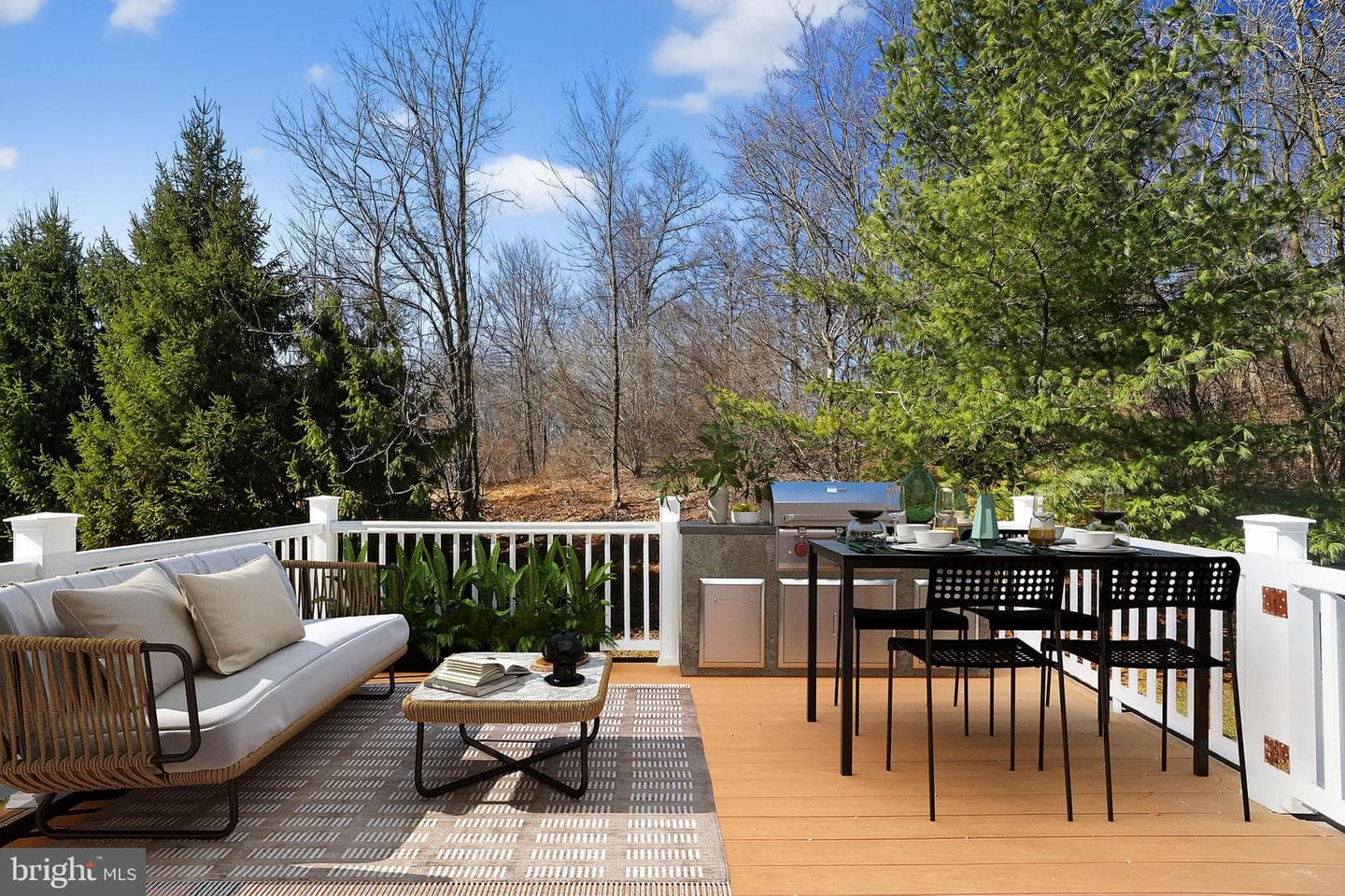 694 Churchill Road photo 6