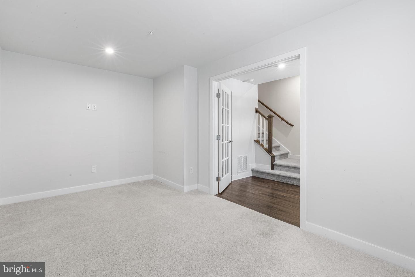 612 Holywell Drive photo 7