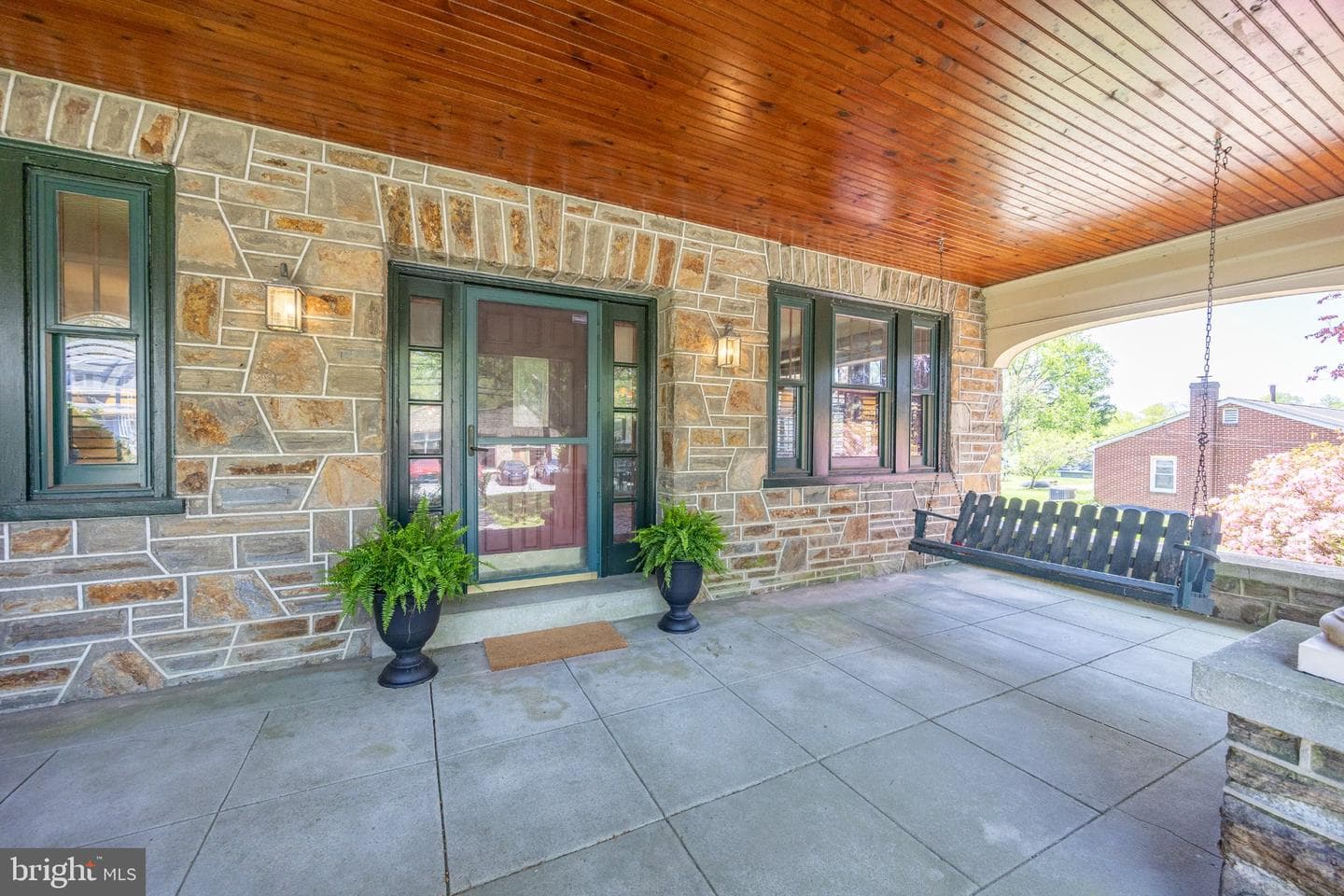 260 W Evergreen Street photo 2
