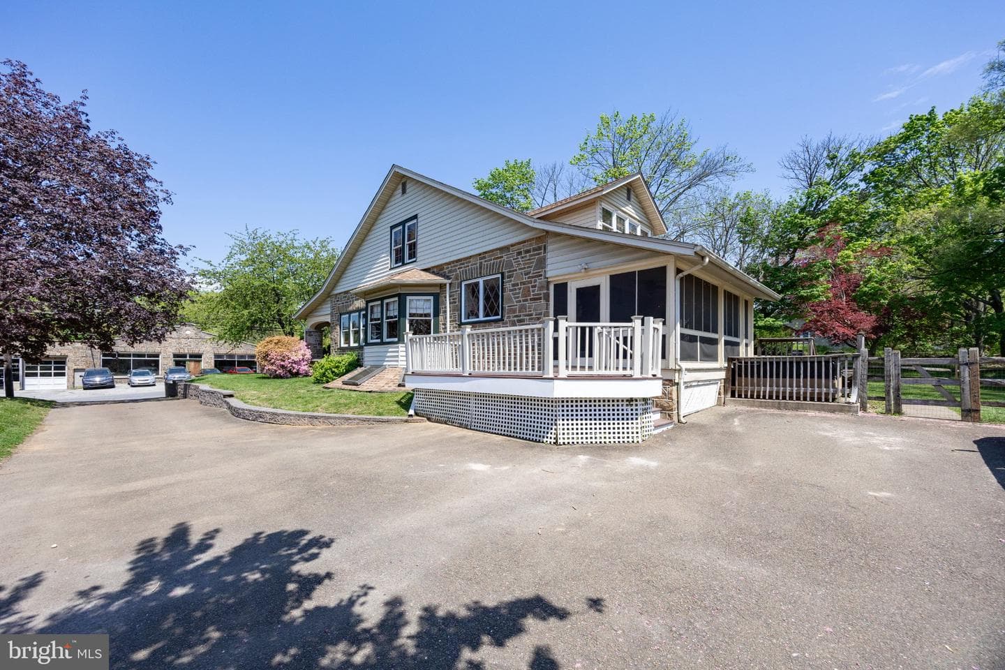 260 W Evergreen Street photo 48