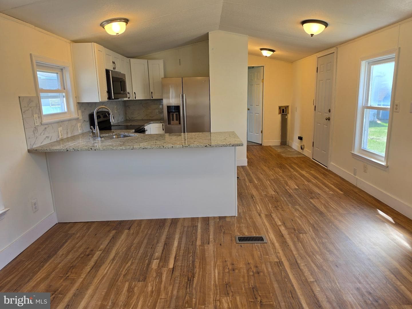 864 Aspen Avenue photo 9