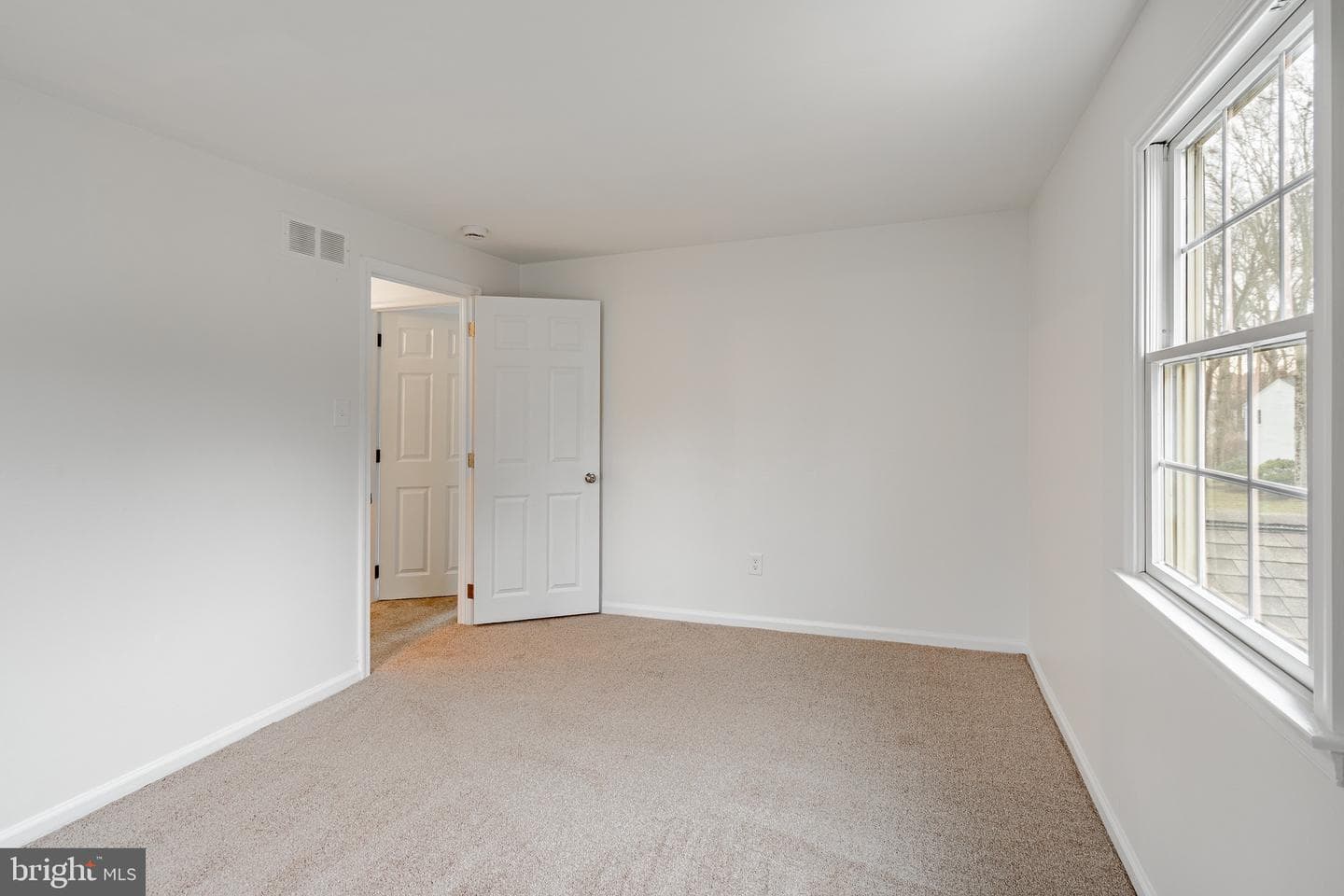 1223 Hawthorne Lane photo 34