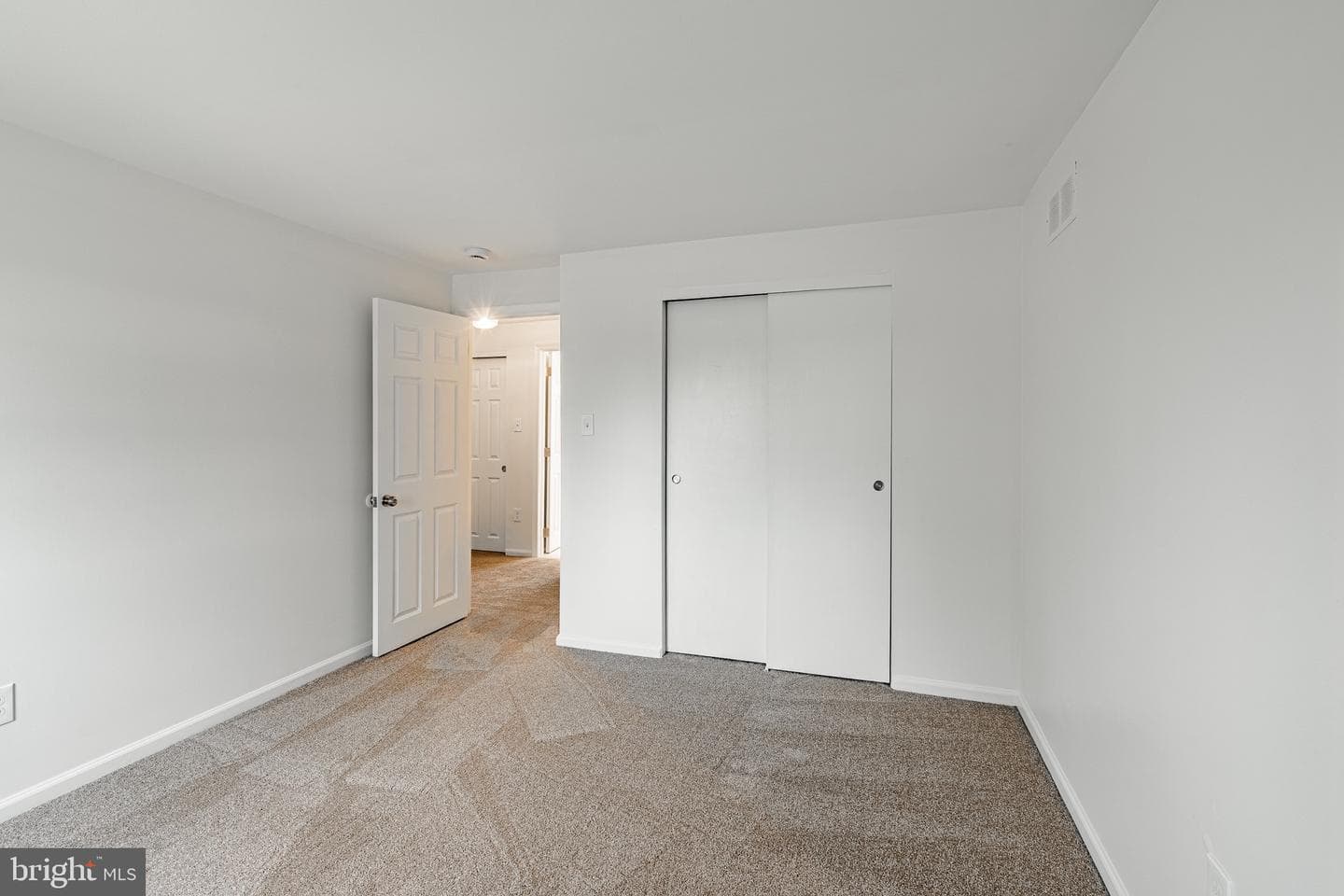 1223 Hawthorne Lane photo 36